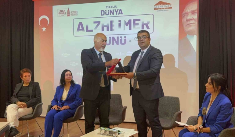 Beyoğlu’nda alzheimer farkındalık ve bilgilendirme etkinliği düzenlendi