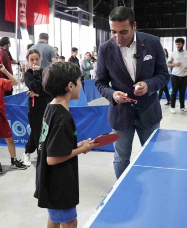 Beyoğlu’nda düzenlenen Masa Tenisi Turnuvası’nda 170 genç sporcu yarıştı