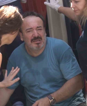 Beyoğlu’ndaki yangında can pazarı yaşandı, eşi ve çocuklarına ulaşamayan baba gözyaşlarına boğuldu