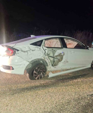 Bilecik’te kamyonet iki araçla çarpıştı: 1’i ağır 7 yaralı