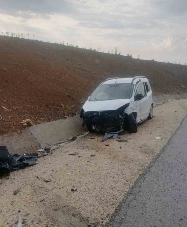 Bilecik’te otomobil ve hafif ticari araç çarpıştı: 2 yaralı