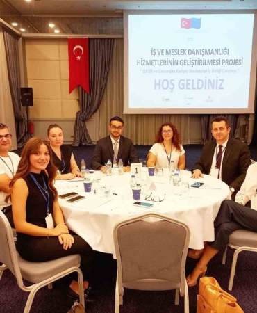 BŞEÜ, “İş ve Meslek Danışmanlığı Hizmetlerinin Geliştirilmesi Projesi” kapsamında düzenlenen çalıştaya katıldı