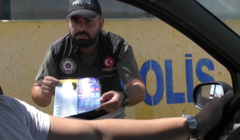 Bursa polisi hatırlattı: "Uyuşturucu tacirlerini 3 farklı yöntemle ihbar edebilirsiniz"