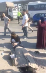 Bursa’da feci kaza: Bebeğiyle kaldırımda yürüyen anneye tır çarptı