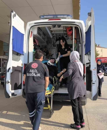 Bursa’da minibüs bisiklete çarptı: 2 yaralı