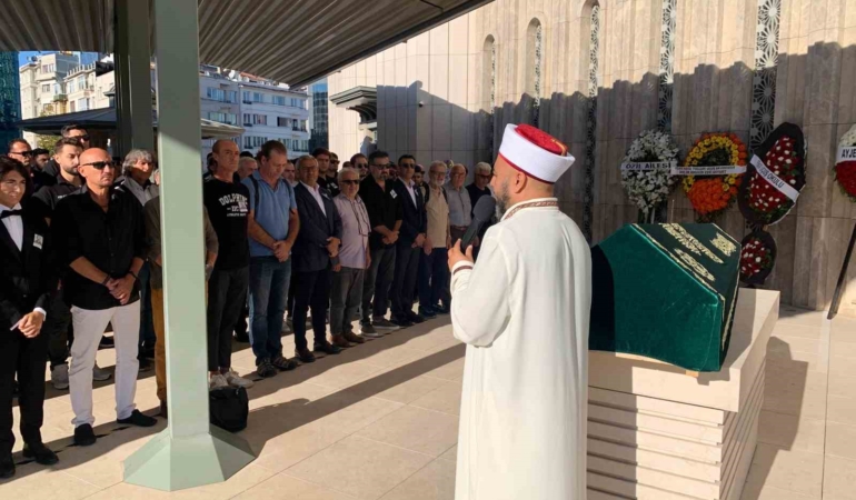 Bursa’da uçak kazasında hayatını kaybeden pilot Ünal Aster son yolculuğuna uğurlandı