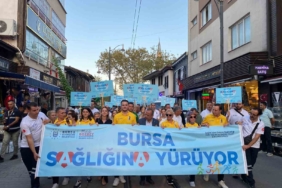 Bursa’da vatandaşlar ‘Halk Sağlığı Haftası’ için yürüdü