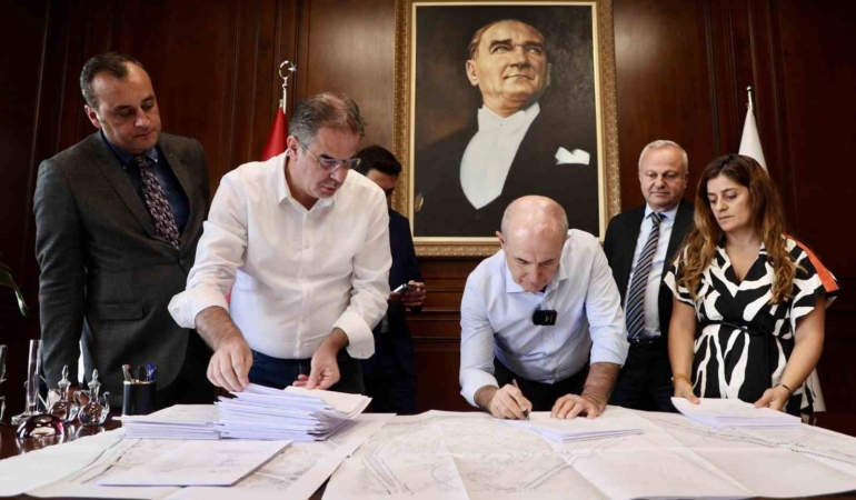 Büyükçekmece Belediyesi meclisi imar planlarını İBB meclisine sunmak üzere imzaladı