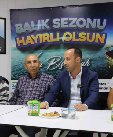 Büyükçekmeceli balıkçılar yeni av sezonu için denize açıldı