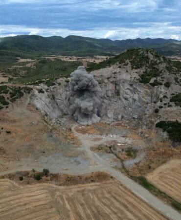 Çanakkale’de köylünün bulduğu 109 yıllık top mermileri böyle imha edildi