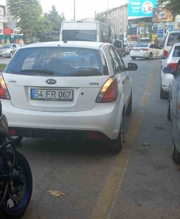 Çift sıra ve uygunsuz park eden 115 araç sürücüsüne 79 bin TL ceza kesildi