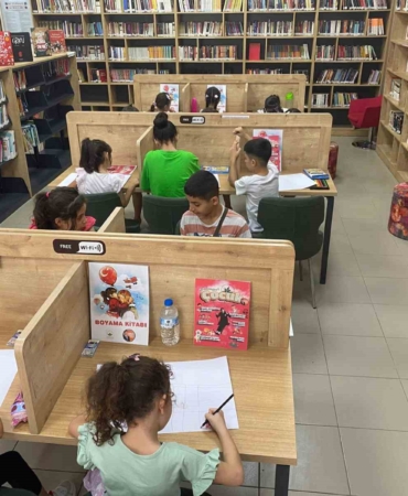 Çocuklar eğlenerek okuma sevgisi kazandı