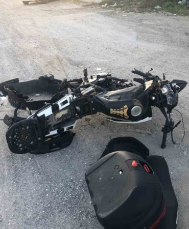 D-100’de otomobil ile motosiklet çarpıştı: 1 ağır yaralı