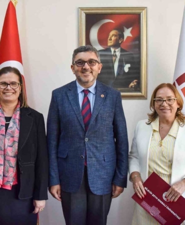 Doç. Dr. Alev Akpınar Borazan göreve başladı