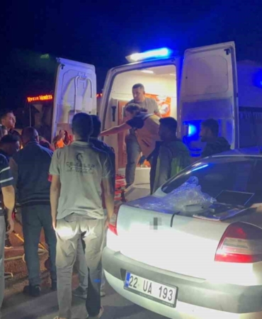 Edirne’de otomobil ile çarpışan motosikletli yaralandı