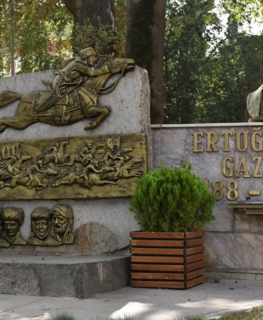 Ertuğrul Gazi büstü yenilendi