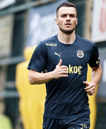 Fenerbahçe’de Kostic ilk antrenmanına çıktı