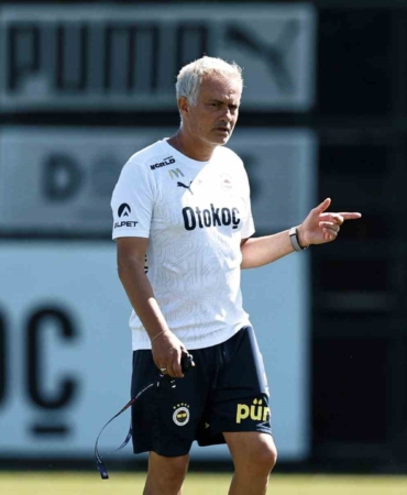 Fenerbahçe’de Sofyan Amrabat, ilk antrenmanına çıktı