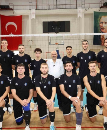 Gebze Belediyesi Voleybol Takımı hazırlık turnuvasına çıkacak