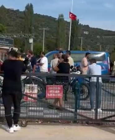 Gemideki fazla yolcu taşımacılığı, seferi aksattı