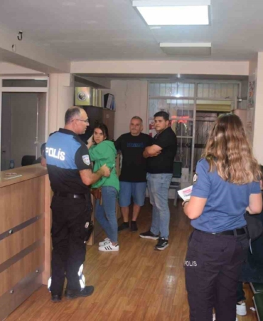 Gemlik Polisi dolandırıcılık olaylarına ilişkin bilgilendirme yaptı