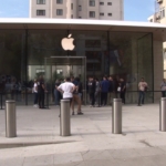 IPhone 16 alabilmek için metrelerce kuyruk oluşturdular
