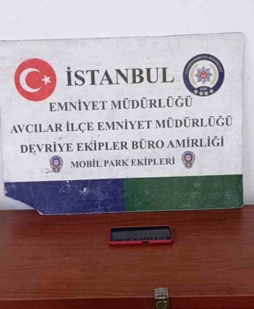 İş yerinin masasından telefon çalan şahıs yakalandı