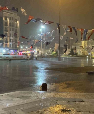 İstanbul’da sağanak yağış etkili oluyor