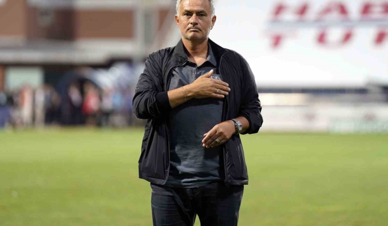 Jose Mourinho, Fenerbahçe’de ilk derbisine çıkacak