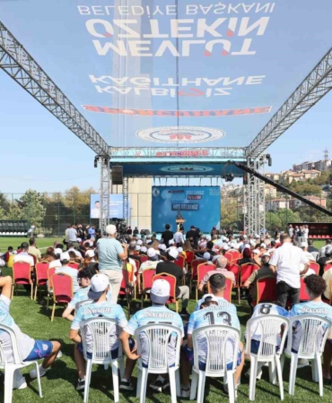 Kağıthane Belediyesi Sadabad Spor Sahası’nı yenileyerek hizmete açtı