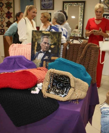 Kartal Belediyesi Meslek Edindirme Kursları Tanıtım Sergisi açıldı