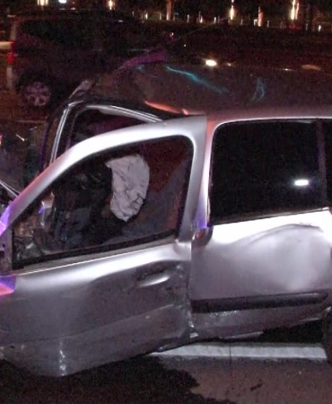 Kartal’da kontrolden çıkan otomobil refüje girdi: 2 ağır yaralı