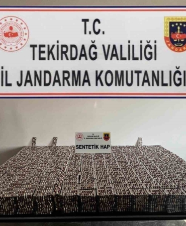 Kazalı terk edilmiş araçta 55 bin hap ele geçirildi