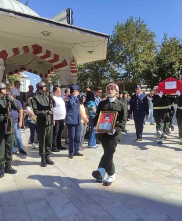 Kıbrıs gazisi askeri törenle uğurlandı