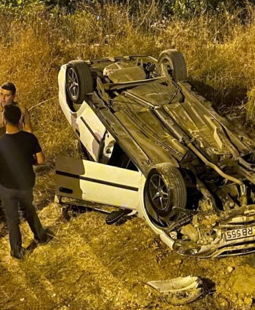 Kontrolden çıkan otomobil boş arsaya devrildi, sürücüsü olay yerinden kaçtı: 3 yaralı