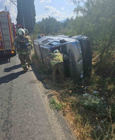 Kontrolden çıkan panelvan devrildi bir kişi yaralandı