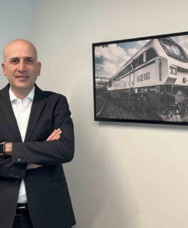 Körfez Ulaştırma, Tüpraş’ın 2050 karbon nötr hedefine hibrit lokomotifleriyle ivme kazandırıyor