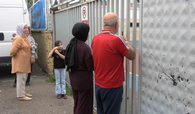 KPSS stresi: Geç kalan adaylar içeri alınmadı