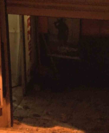 Küçükçekmece’de bir iş yerine ses bombası atıldı