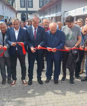 Küçükçekmece’de kitap fuarı açıldı