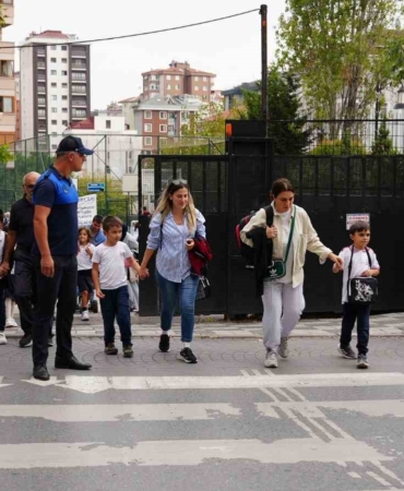 Maltepe’de zabıtayla okullar daha güvenli