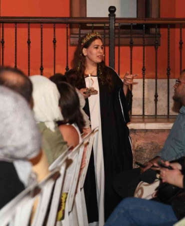 Masallar bu kez büyükler için anlatıldı