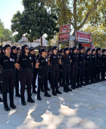 Meslektaşları şehit polis Şeyda Yılmaz için lokma dağıttı