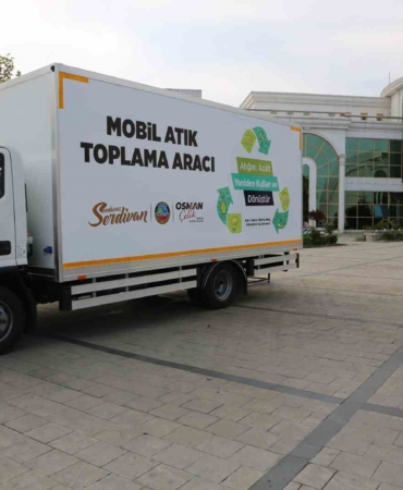 Mobil atık toplama aracı vatandaşın hizmetinde