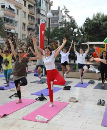 Mudanya’da pazar sabahı yoga ile başladı