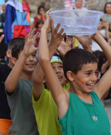 Onbeş mahallede 15 bin çocuk sokak oyunlarında buluştu