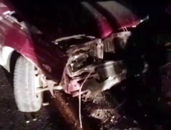 Otomobil koyun sürüsüne daldı: Sürücü yaralandı, 11 koyun telef oldu