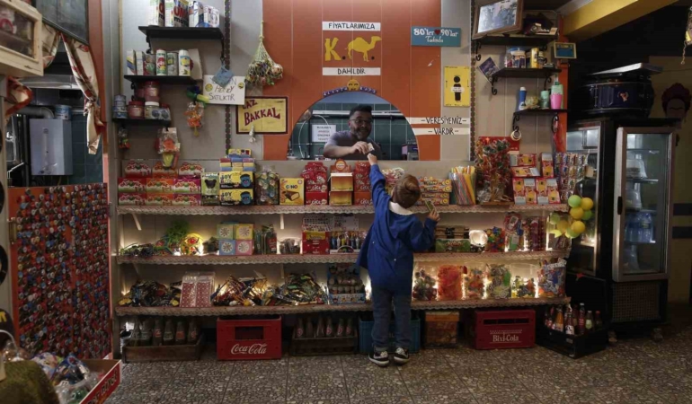 (Özel) Bu bakkalı ziyaret edenler 90’lara gidiyor