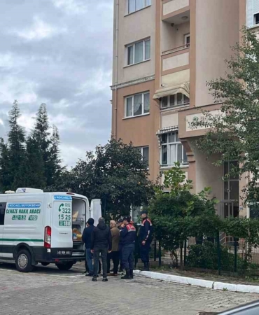Pencereden düşen yaşlı adam hayatını kaybetti