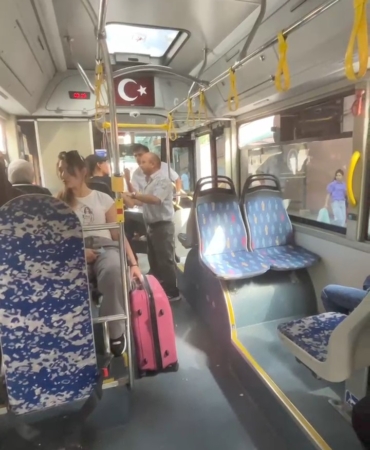 Pendik’te İETT şoförü çileden çıktı